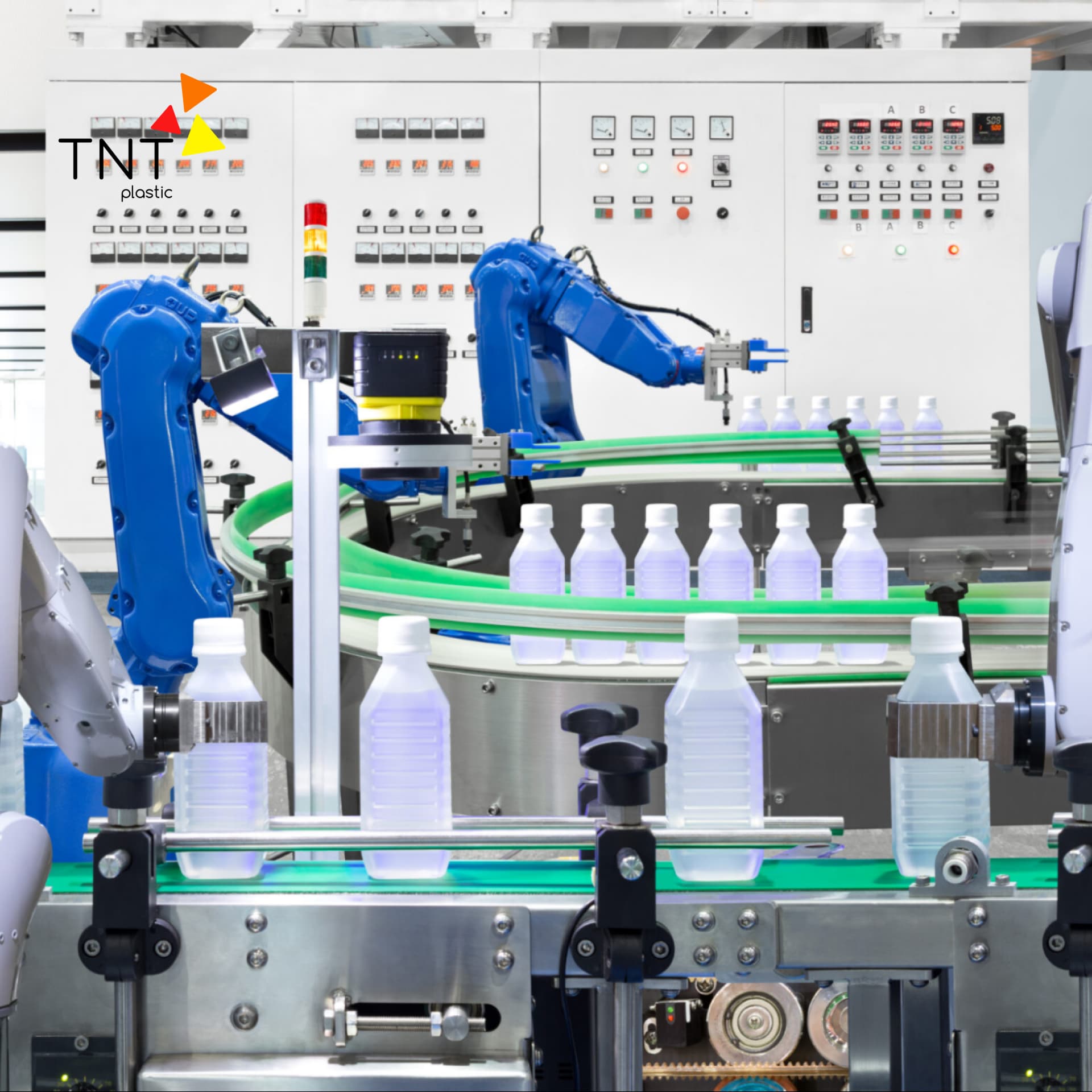 Tìm hiểu về cấu tạo cánh tay robot trong sản xuất chai nhựa
