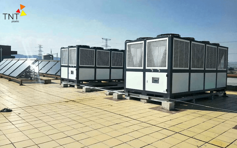 Máy chiller mang lại nhiều lợi ích cho doanh nghiệp sản xuất nhựa