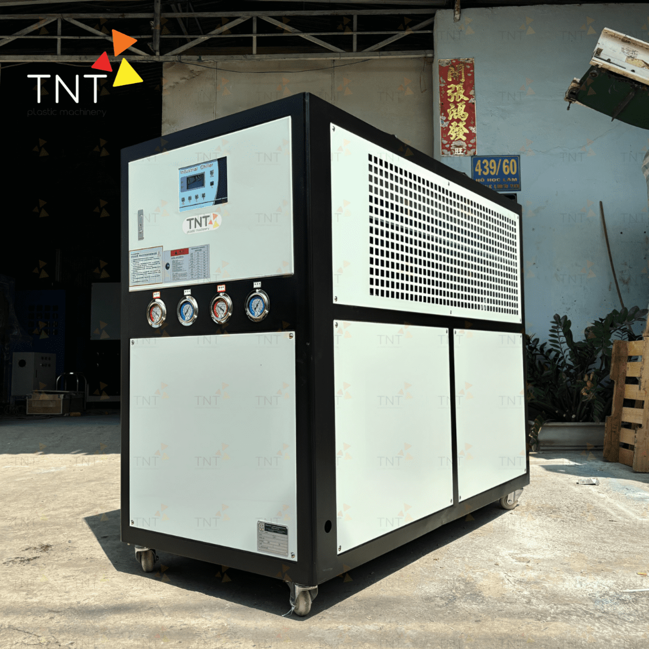Giá máy lạnh chiller công nghiệp tùy vào từng loại
