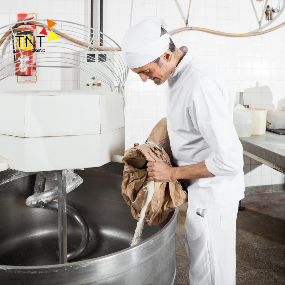 Sử dụng máy trộn công nghiệp để trộn bột thực phẩm