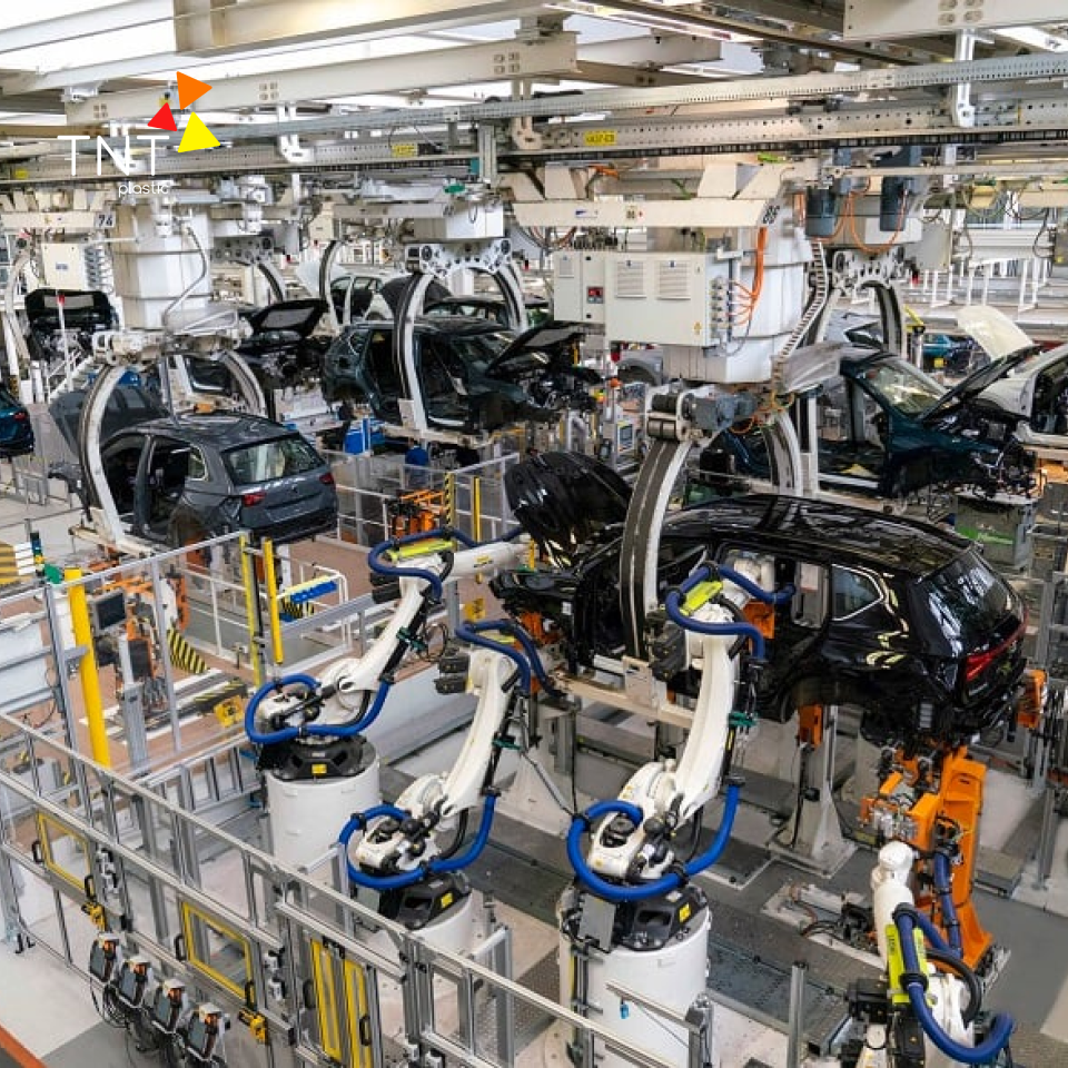 Cánh tay robot là thiết bị được lập trình để hoạt động như con người
