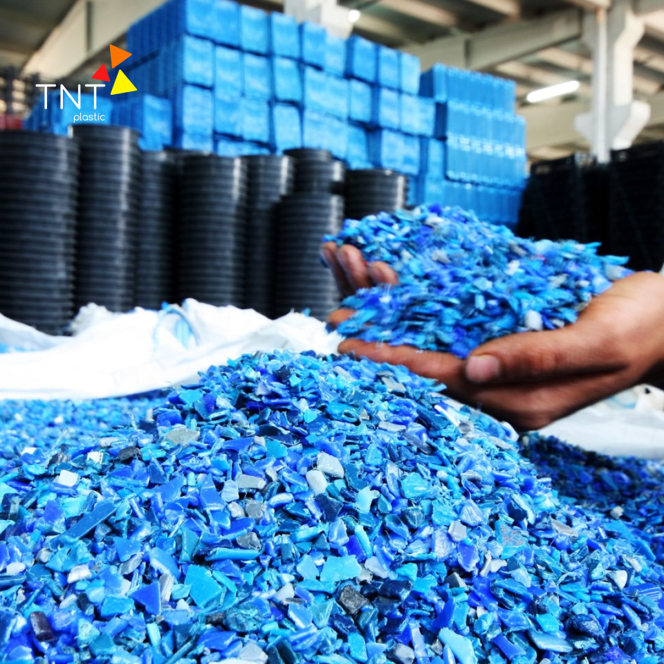 Bột nhựa là nguyên liệu quan trọng trong nhiều ngành công nghiệp