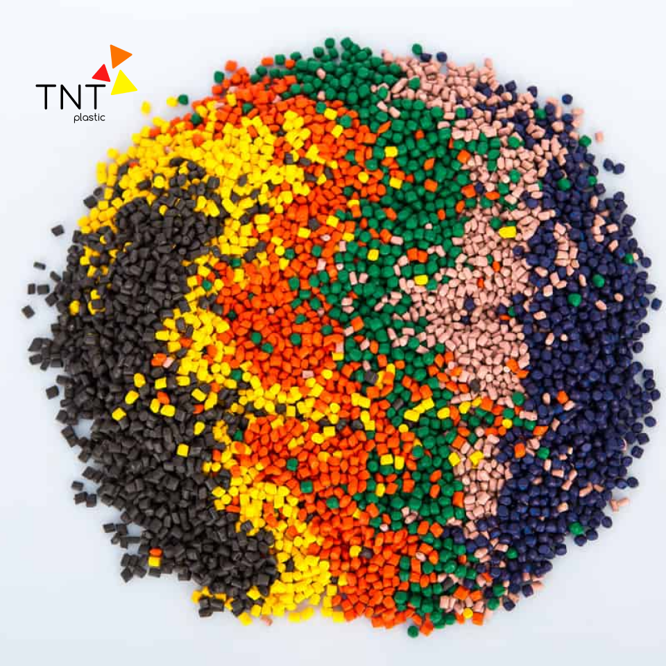 Tìm hiểu cách máy trộn nhựa trộn nguyên liệu thô và nghiền
