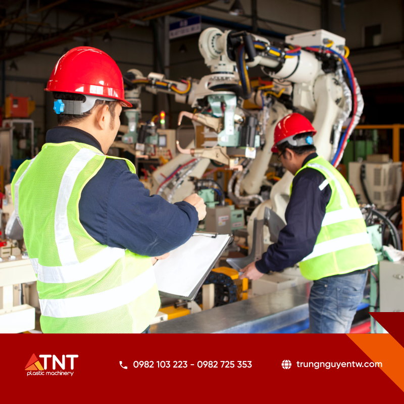 Hệ thống cấp liệu trung tâm giúp nhà máy ép nhựa tiết kiệm chi phí nhân công và bảo trì