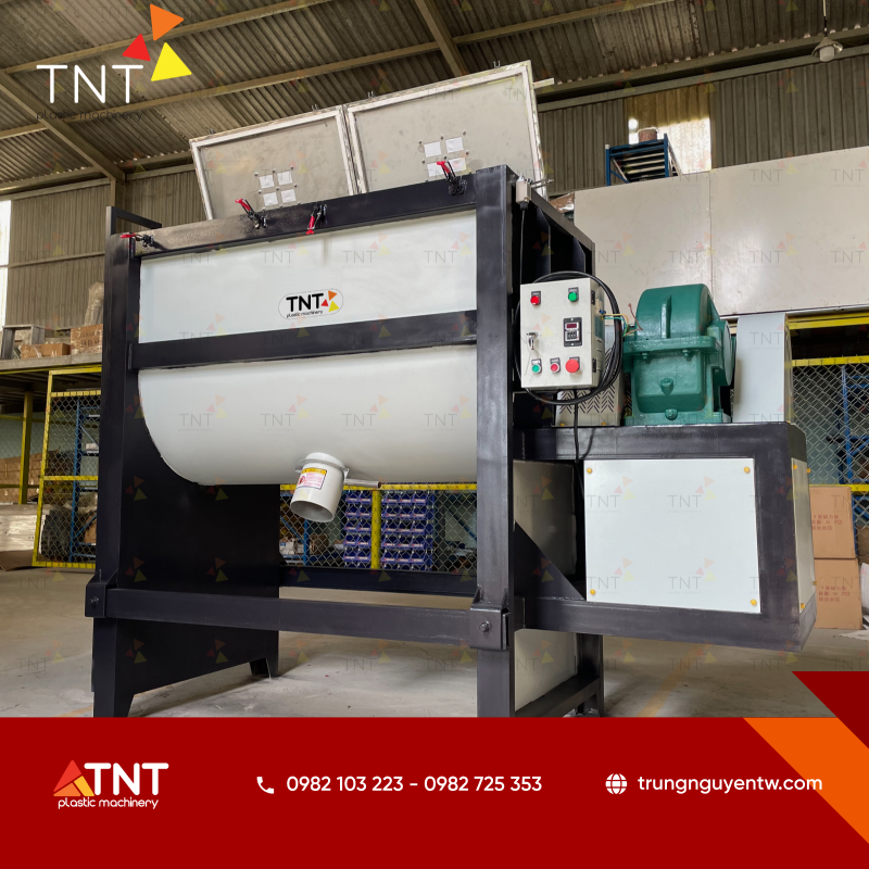Máy trộn có sấy loại bỏ hoàn toàn hơi ẩm, giúp sản phẩm trong suốt, bóng mịn và bền chắc