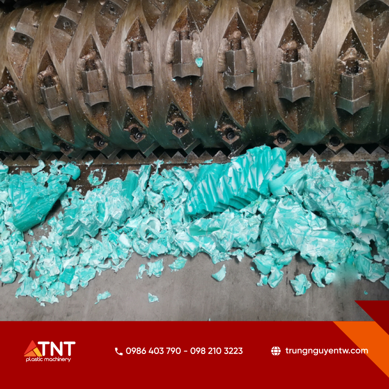 Điều chỉnh tốc độ băm và lưới sàng hợp lý giúp giảm thiểu việc tạo ra bụi mịn trong quá trình nghiền