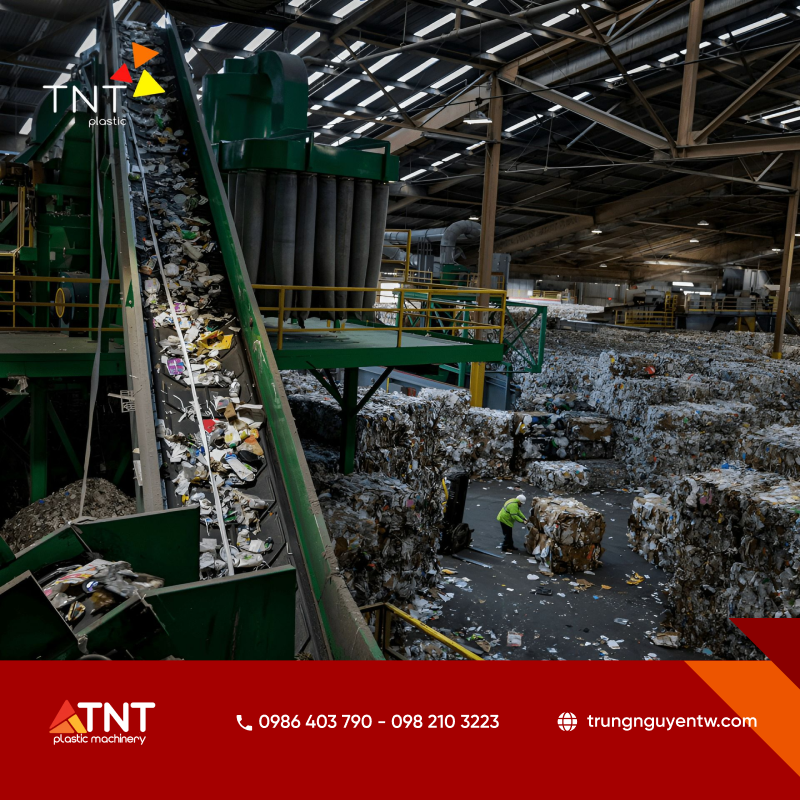 Máy nghiền nhựa tái chế cắt nhựa phế liệu thành mảnh nhỏ