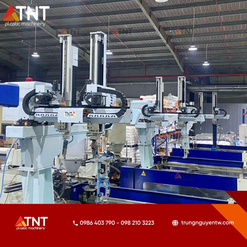 Robot máy ép nhựa mang lại nhiều lợi ích cho doanh nghiệp