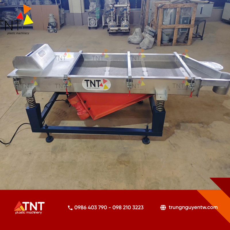 Máy sàng rung công nghiệp giúp kiểm soát chất lượng hạt nhựa