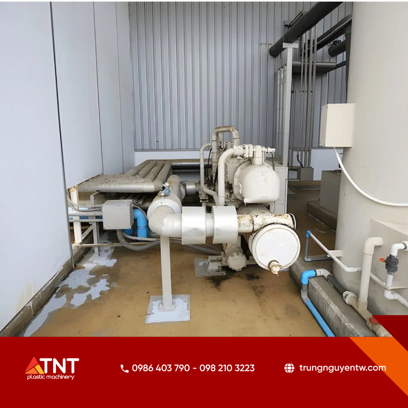 Máy làm lạnh nước water chiller trục vít diễn ra qua 4 giai đoạn nén, nhưng tụ, tiết lưu và bay hơi