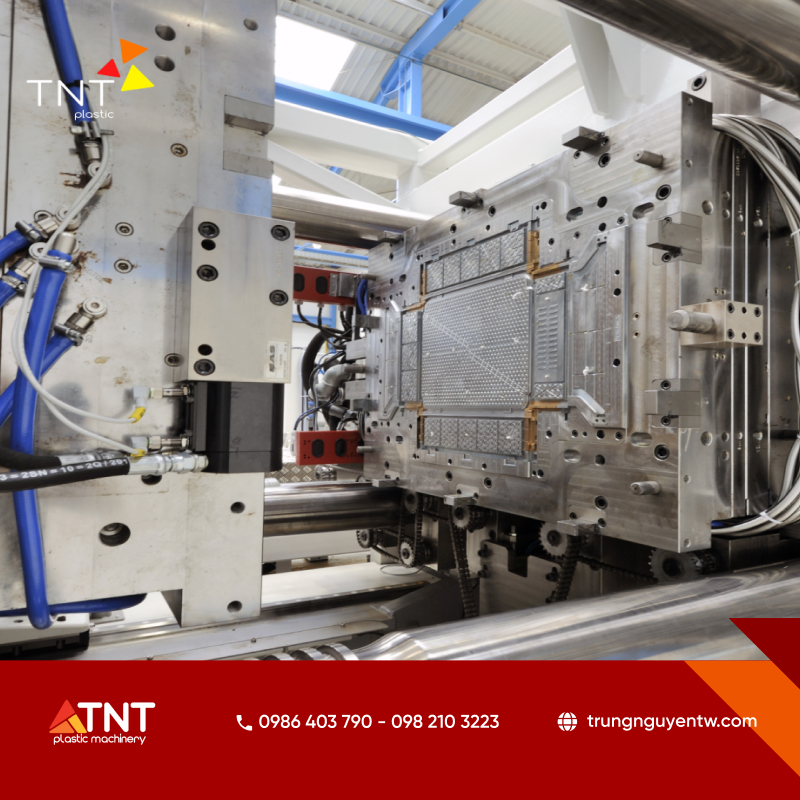 Quy trình ép nhựa linh kiện điện tử diễn ra theo tiêu chuẩn đảm bảo