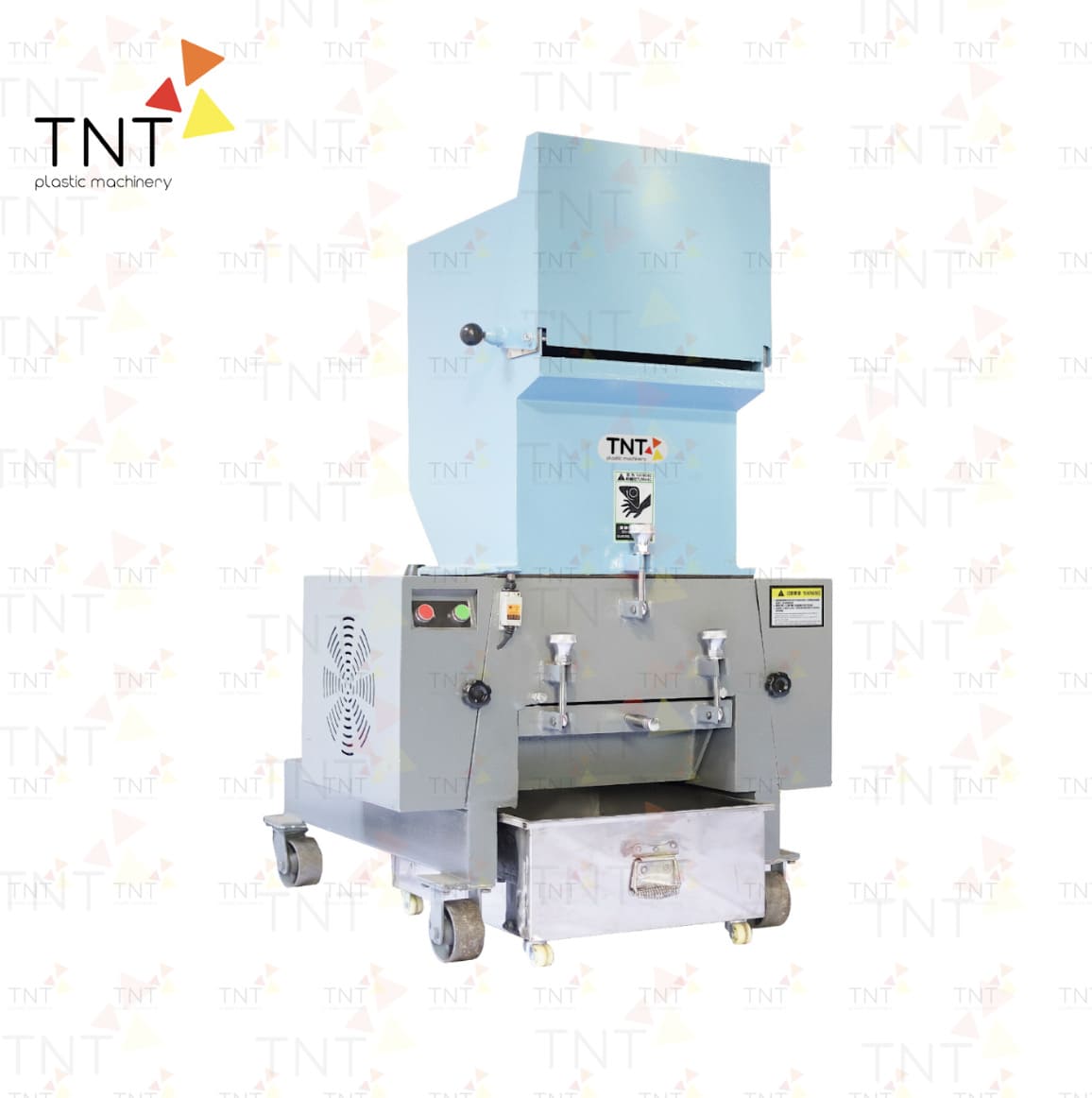 Máy nghiền nhựa tái chế công nghiệp Trung Nguyên TNT công suất lớn có bánh xe di chuyển linh hoạt.