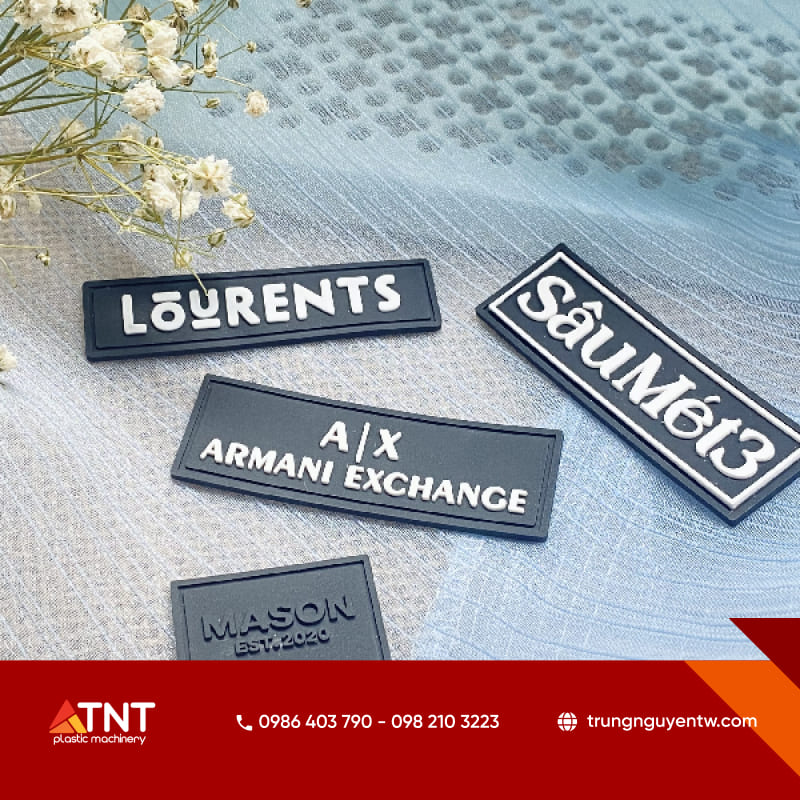 Sản xuất bằng máy chấm keo PVC tiết kiệm nhân công