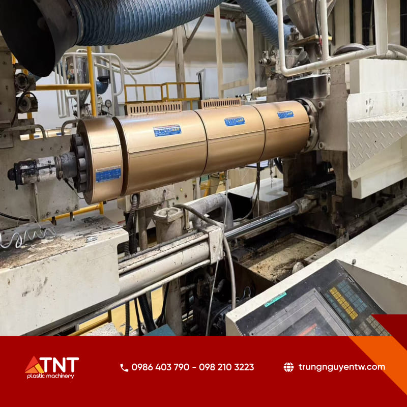 Cụm gia nhiệt nano hồng ngoại FIR màu vàng công nghệ mới giúp tối ưu hóa nhiệt năng cho máy đùn nhựa.