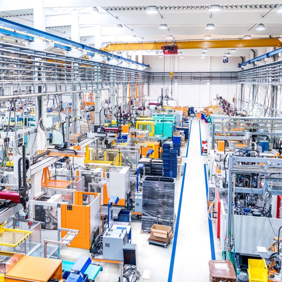 Máy móc ngành nhựa phụ trợ đóng vai trò quan trọng trong sản xuất