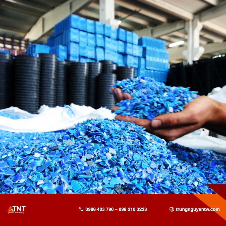 Sản phẩm nhựa tái chế đã qua công đoạn băm nghiền và làm sạch