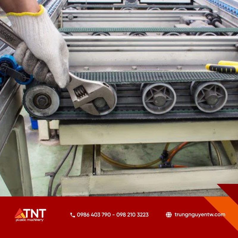 sửa chữa băng tải nhựa tnt
