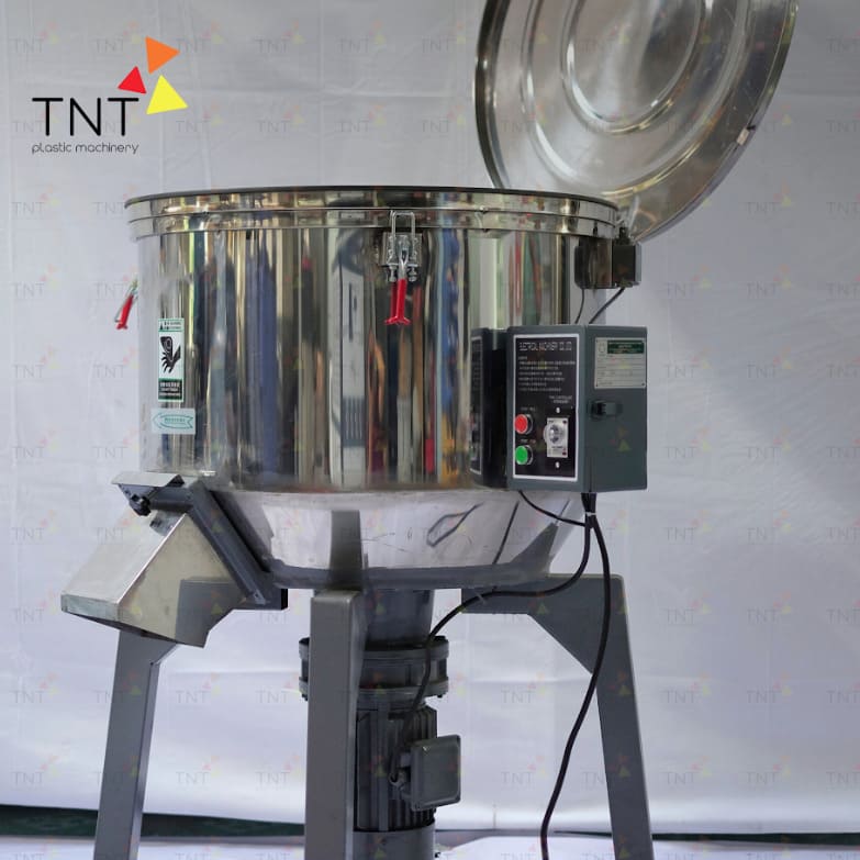 Máy trộn công nghiệp Trung Nguyên TNT bằng inox với nắp mở và bảng điều khiển